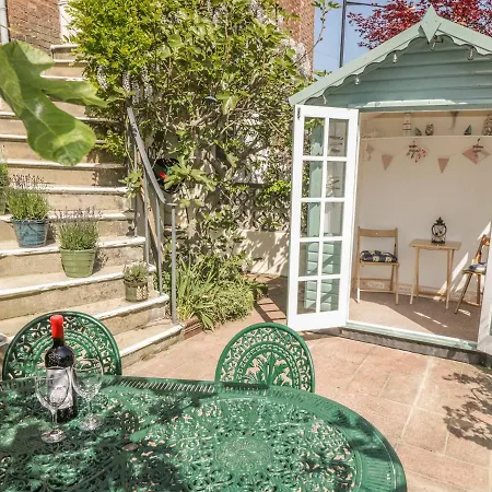 Calliope House Nyaraló *