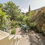 Holiday home Calliope House *